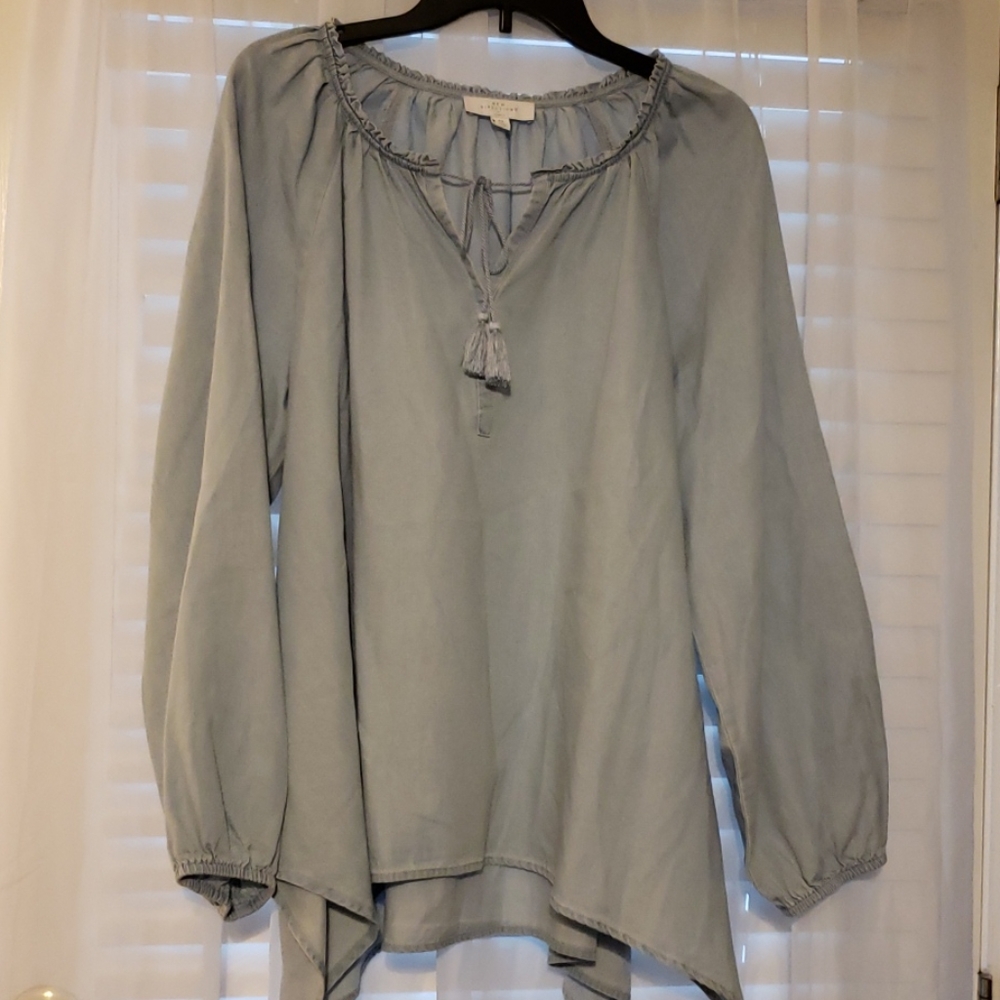 Ladies 1X Curvy Denim Blouse